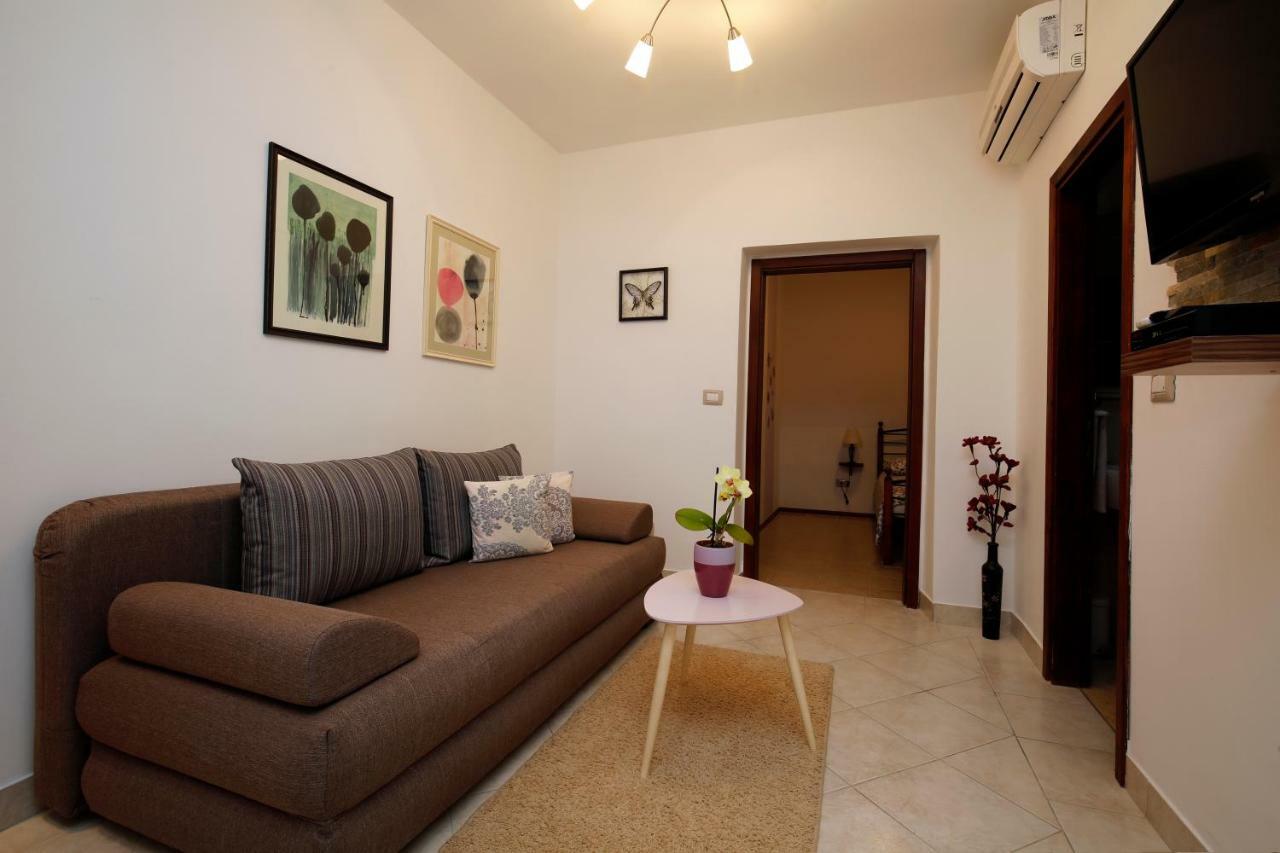 Apartments Fiora Premantura Εξωτερικό φωτογραφία